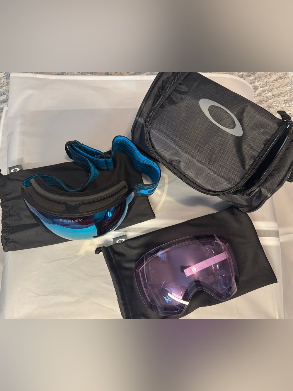Oakley Blue and Purple Ski Goggles with Carry Case and Spare Lens